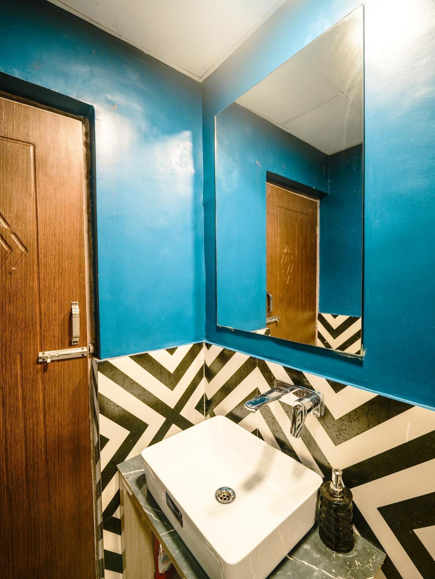 Hostel Hoztel Jollygrrant Doon Rāni Pokhri Zewnętrze zdjęcie