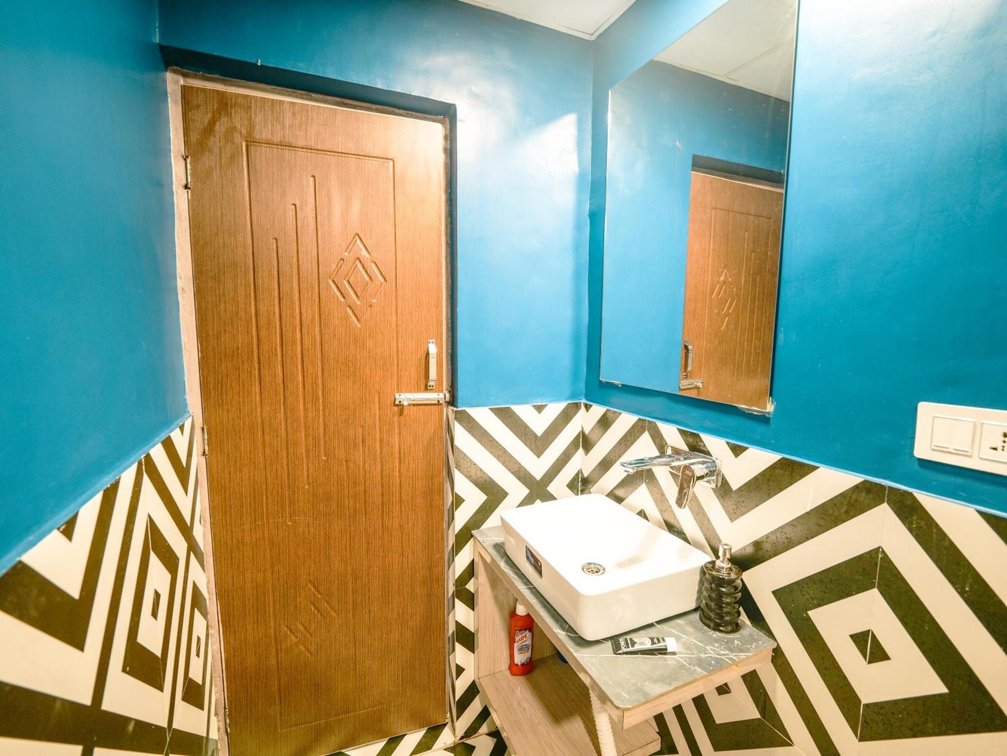 Hostel Hoztel Jollygrrant Doon Rāni Pokhri Zewnętrze zdjęcie