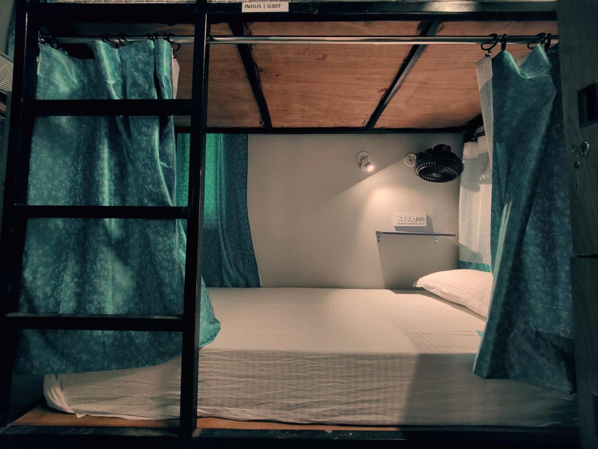 Hostel Hoztel Jollygrrant Doon Rāni Pokhri Zewnętrze zdjęcie