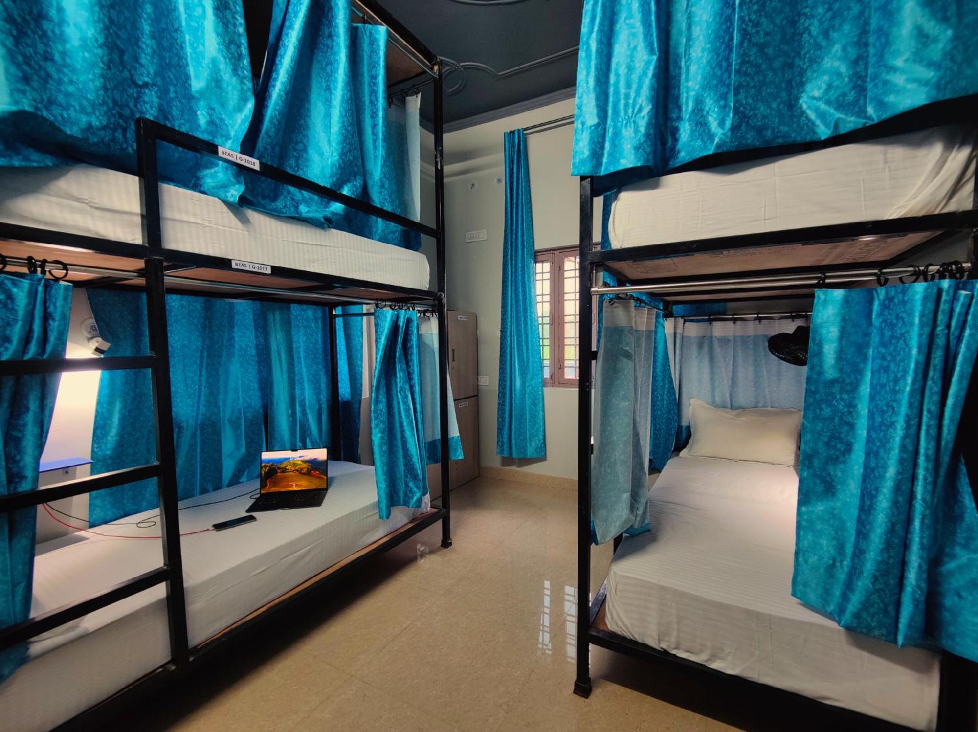 Hostel Hoztel Jollygrrant Doon Rāni Pokhri Zewnętrze zdjęcie