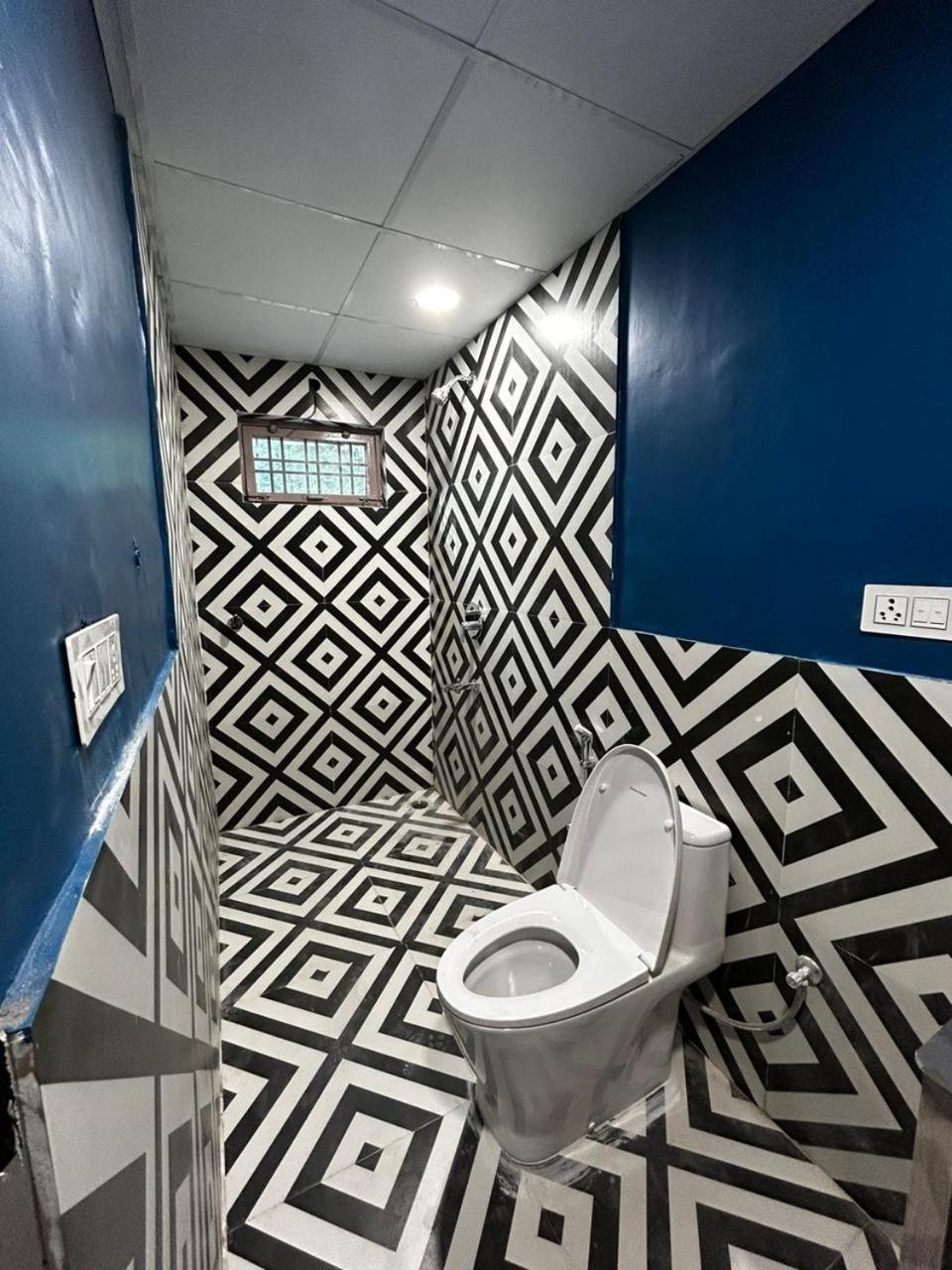 Hostel Hoztel Jollygrrant Doon Rāni Pokhri Zewnętrze zdjęcie